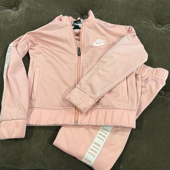 Nike zip up sweatsuit size 4T - Picture 1 of 5